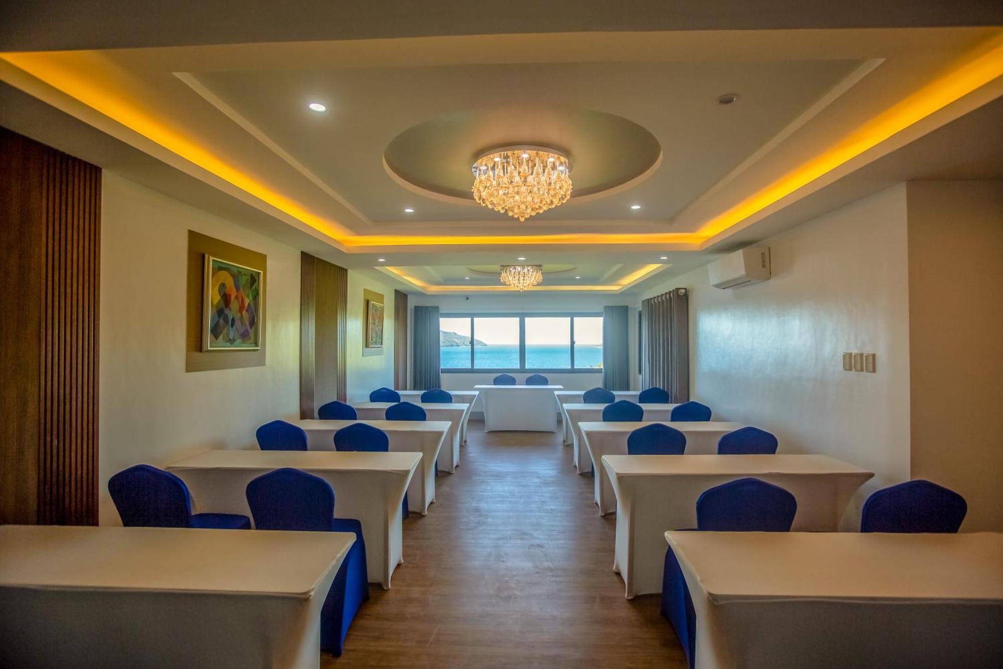 Horizon Hotel Romblon Exterior photo