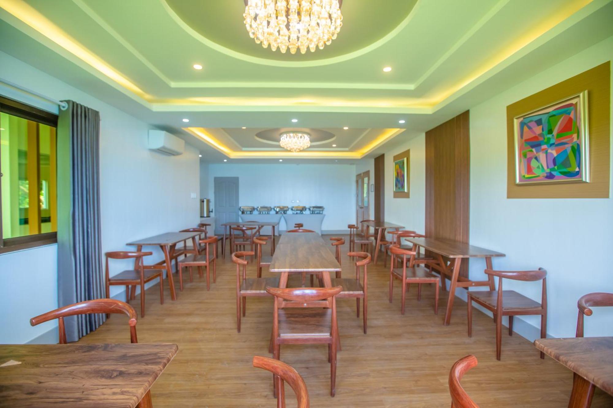 Horizon Hotel Romblon Exterior photo